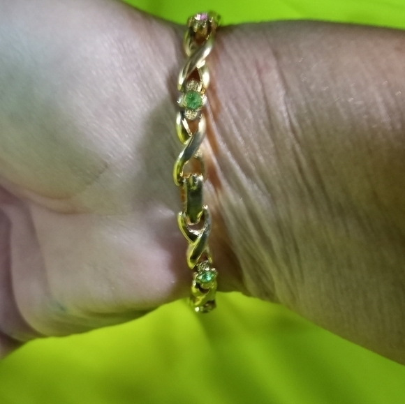 Goldtone multi color link Crystal chain bracelet - Picture 5 of 8